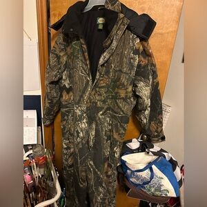 Men’s insulated coveralls, hunting gear